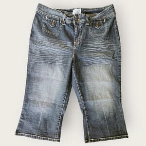 Carolina Blues Capris Women's Size 14 faded blue denim High-rise